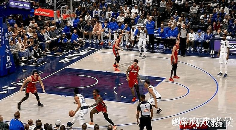 克里斯蒂底角连续运球,迎着防守高难度后仰三分压哨命中 克里斯蒂底角连续运球,迎着防守高难度后仰三分压哨命中