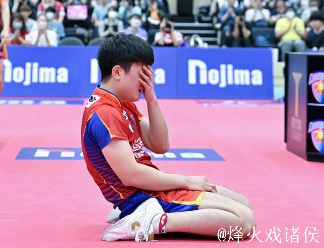 张本智和露出久违笑容!赛后说中文引起球迷欢呼,再次提到樊振东 张本智和露出久违笑容!赛后说中文引起球迷欢呼,再次提到樊振东