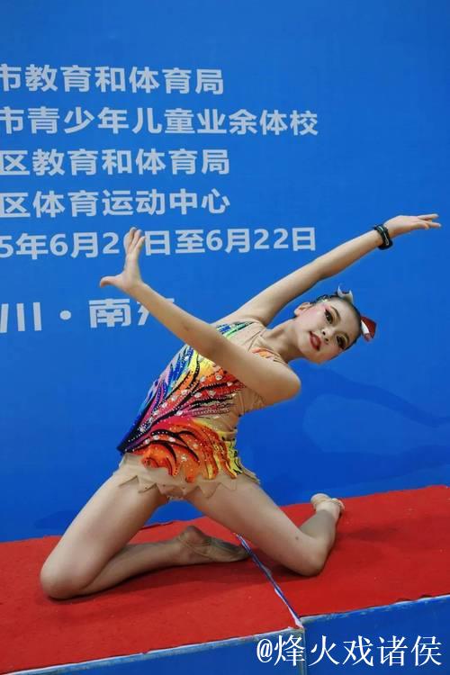 艺术体操冠军校园“炫技” 青春在中华体育精神中绽放 艺术体操冠军校园“炫技” 青春在中华体育精神中绽放