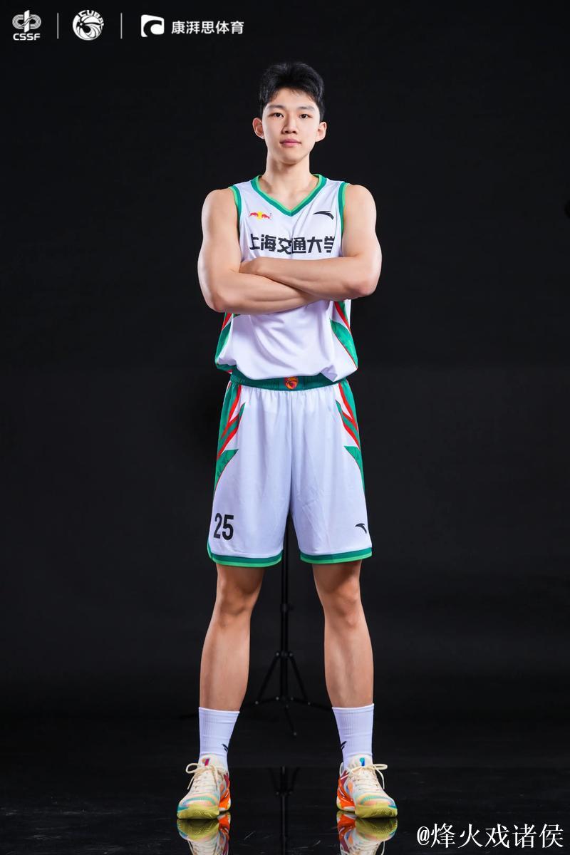 广州男篮社媒分享定妆照拍摄花絮:官拍日第二集来啦 广州男篮社媒分享定妆照拍摄花絮:官拍日第二集来啦